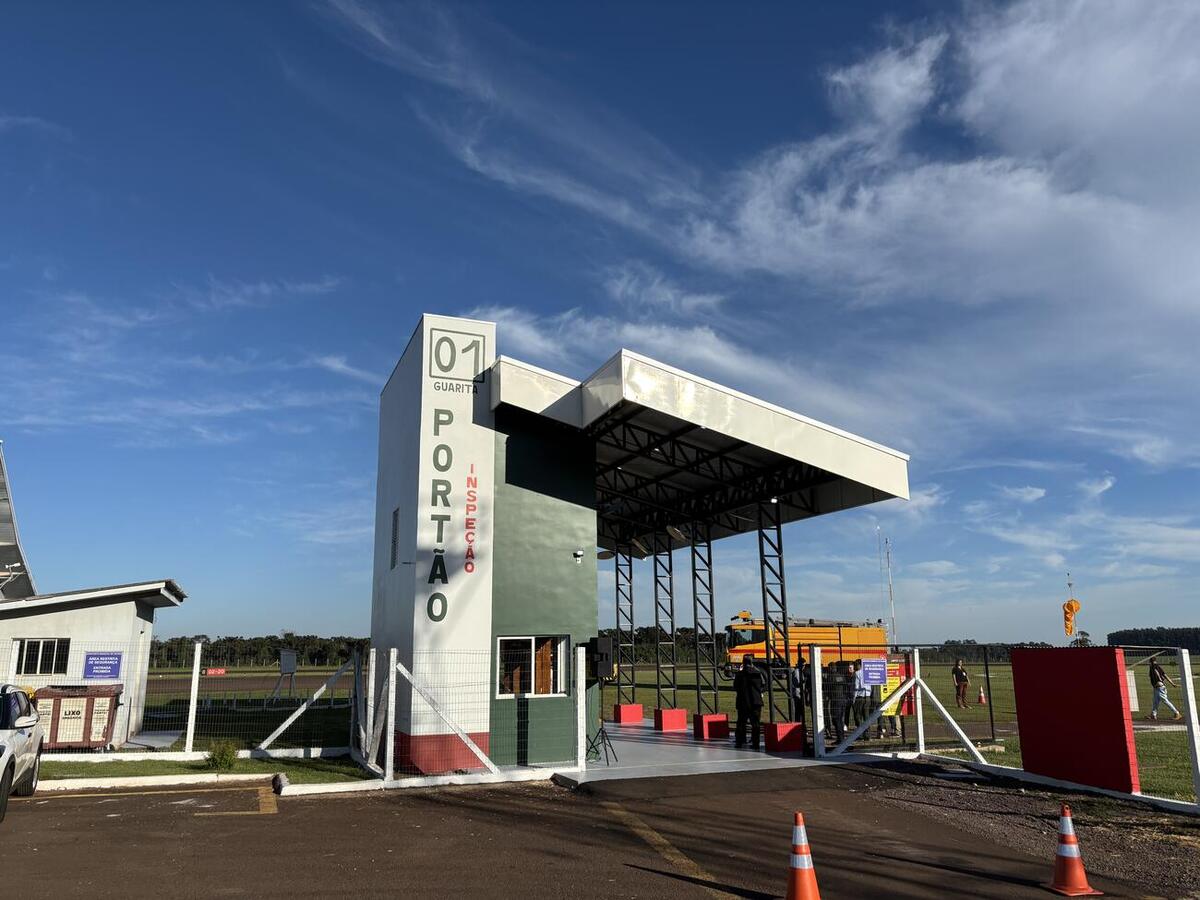 Com a presença de autoridades, atos ocorreram na manhã desta quinta-feira (23); novas estruturas atendem exigências da Agência Nacional da Aviação Civil