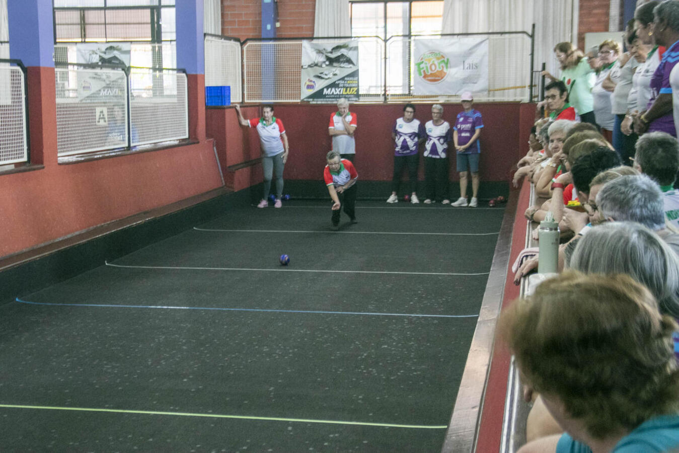 Na última sexta-feira (17) mulheres protagonizaram diversas partidas de bocha no Clube Toledão e aguardam a próxima fase para definirem as campeãs do torneio
