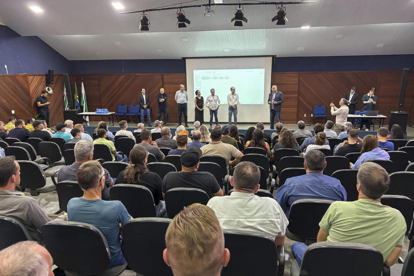 Lançamento reúne municípios e apresenta manual voltado à conservação de estradas rurais e nascentes