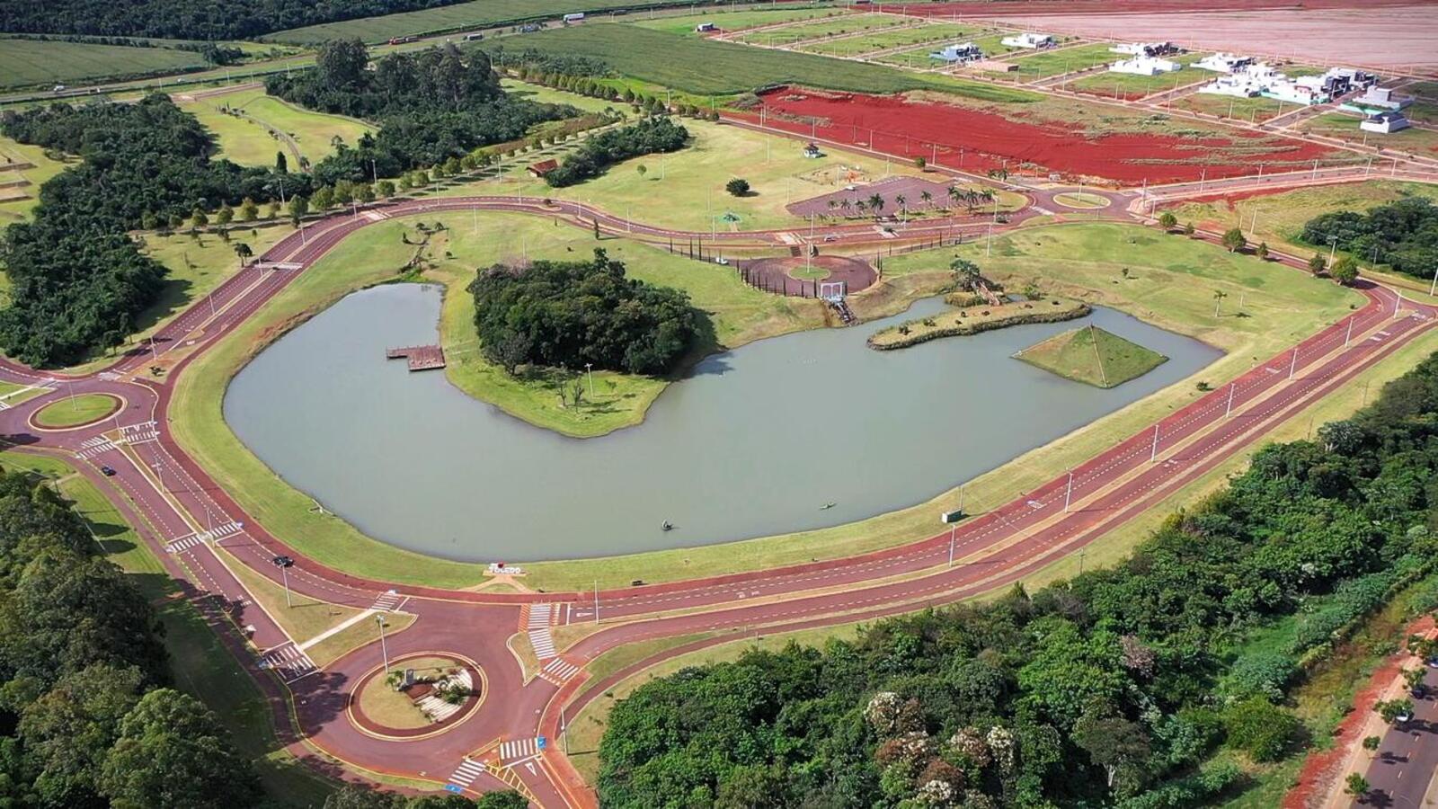 Com brinquedos infláveis e cama elástica, programação será das 16h às 19h30 no Parque Luiz Cláudio Hoffmann