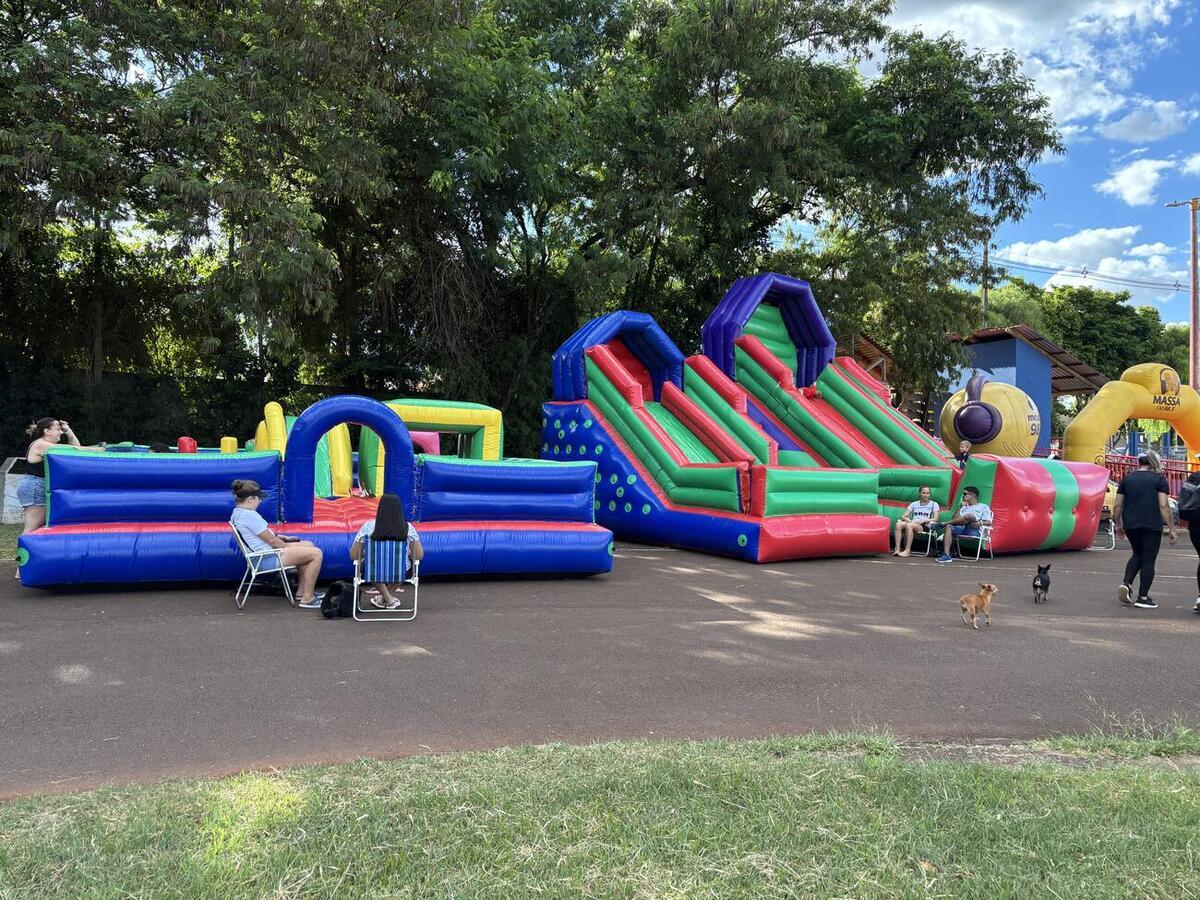 Ação levará brinquedos infláveis e cama elástica para bairros, parques e distritos de Toledo