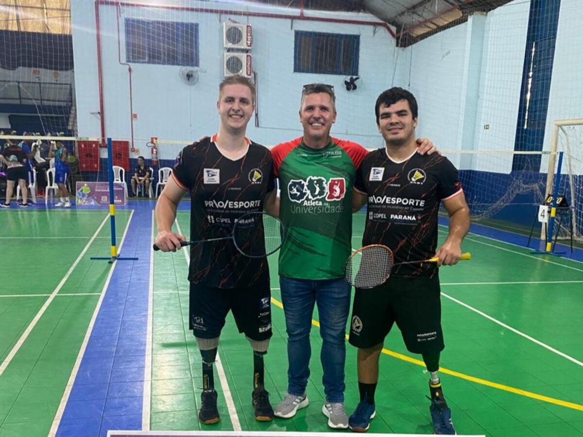 Em etapa realizada em Foz do Iguaçu durante 26 a 29 de março, atletas das modalidades de handebol em cadeira de rodas e badminton representaram Toledo e conquistaram um lugar no pódio das categorias