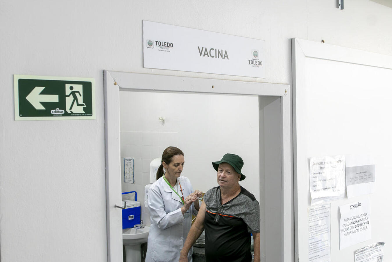 A Secretaria da Saúde realizou no último sábado (11) o “Dia D”, ação que buscou ampliar o acesso da população à vacina contra gripe e influenza e que realizou o feito de mais de 2.400 imunizações 
