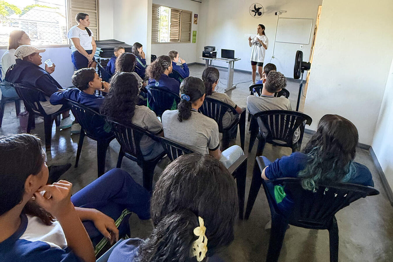 Espaço cultural de Toledo oferece atividades gratuitas e experiências educativas a estudantes, com visitas monitoradas e oficinas voltadas ao público infanto-juvenil