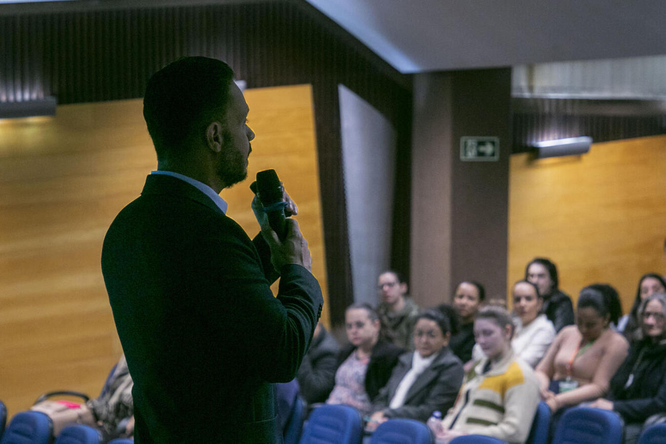 A Faculdade Assis Gurgacz (FAG) recebeu um encontro da Secretaria de Assistência Social com servidores que atuam no serviço de convivência e fortalecimento de vínculo das unidades de assistência social