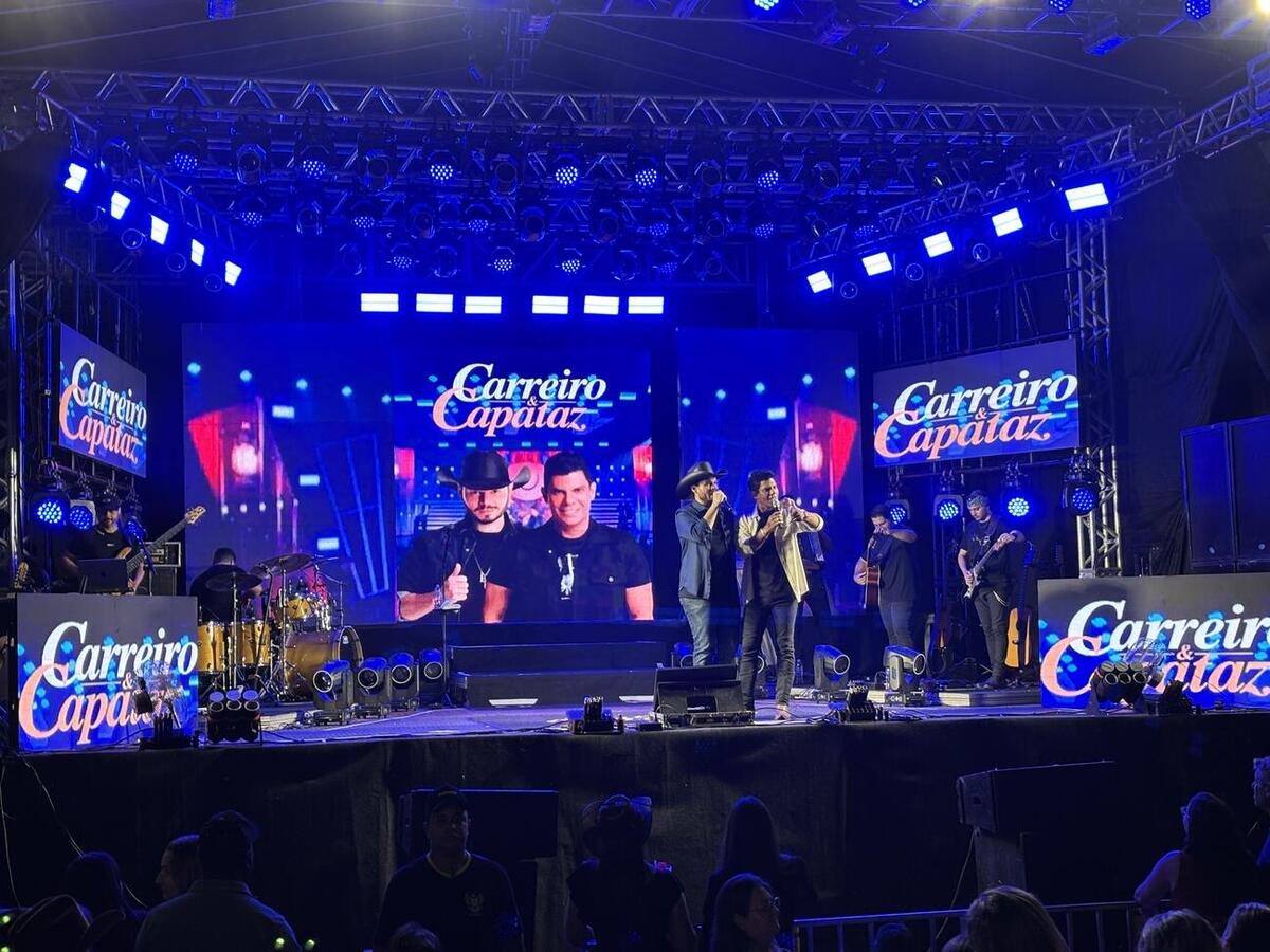 Evento realizado no dia 1° de maio reuniu cerca de 8 mil pessoas que celebraram e acompanharam shows de Kauan Delucci e da dupla Carreiro e Capataz