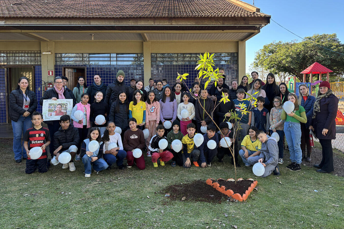 Programação do “Junho Verde” e do projeto “Rio Com Vida” movimentaram turmas da Escola Municipal Waldyr Luiz Becker, na tarde desta quinta-feira (25) 