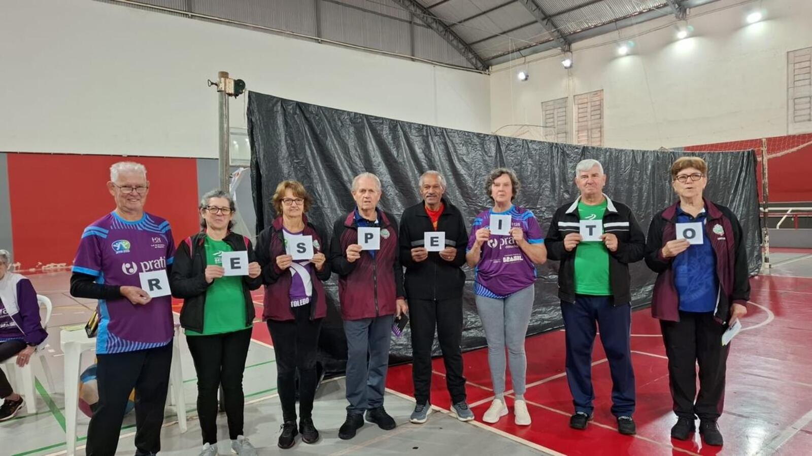 Nesta segunda-feira (15) o Centro de Revitalização da Terceira Idade do Jardim Coopagro realizou uma palestra para difundir a campanha “Junho Violeta”, ação que visa combater a violência contra a pessoa idosa
