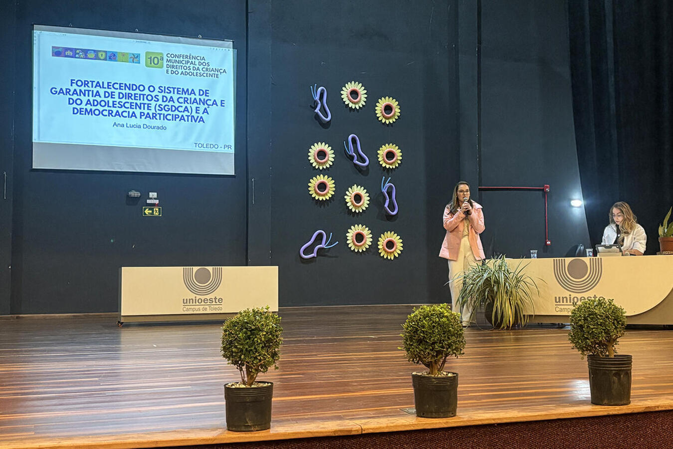 Evento de âmbito municipal ocorreu nesta quarta-feira (17) no teatro do câmpus local da Unioeste; debates envolveram seis eixos temáticos e eleição de delegados