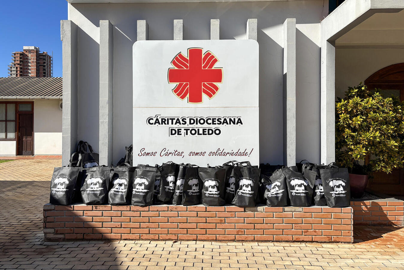 Ação, que integra programação do Junho Violeta, foi realizada nesta quarta (17) na sede da entidade beneficiará migrantes que tenham 60 anos de idade ou mais