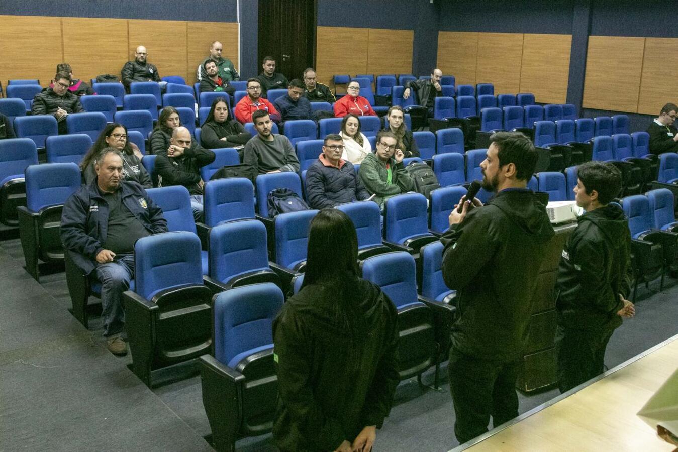 Prestação de contas ao Programa de Incentivo ao Esporte do Paraná foi o centro dos debates durante encontro realizado nesta terça-feira (16) no Acary Oliveira