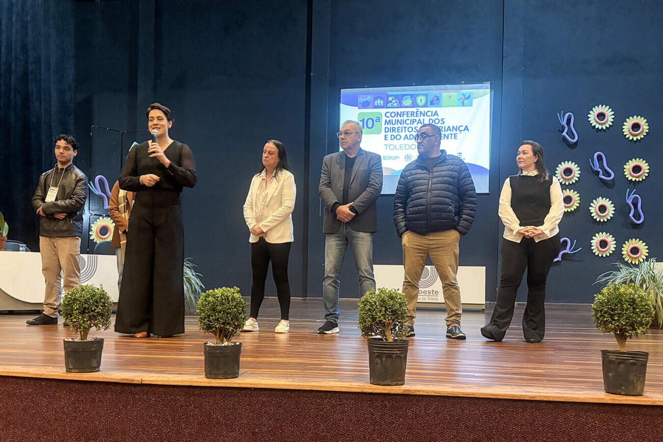 Evento de âmbito municipal ocorreu nesta quarta-feira (17) no teatro do câmpus local da Unioeste; debates envolveram seis eixos temáticos e eleição de delegados