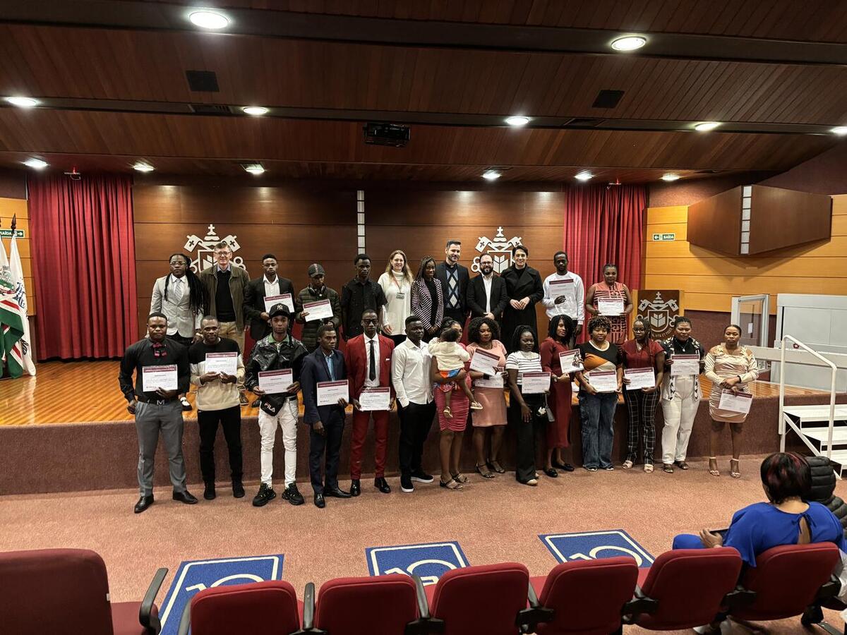 Formatura, no último sábado (13), reuniu alunos de três turmas e marcou encerramento da sexta edição da Escola de Língua Portuguesa para Migrantes