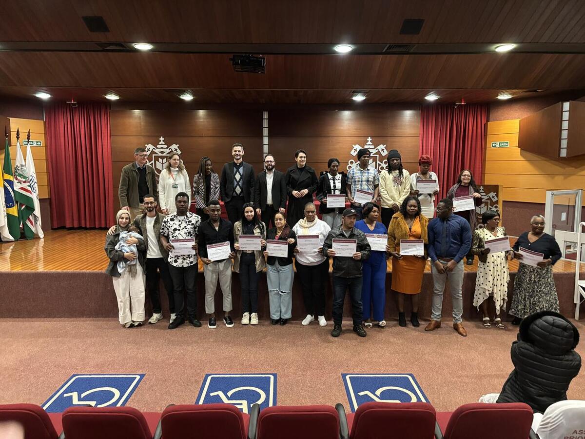 Formatura, no último sábado (13), reuniu alunos de três turmas e marcou encerramento da sexta edição da Escola de Língua Portuguesa para Migrantes