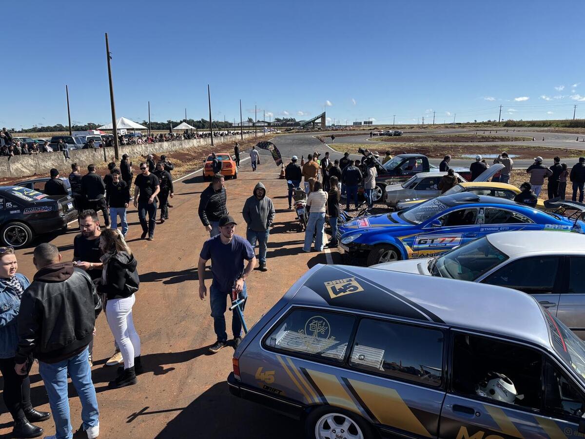 Estrutura localizada às margens da BR-163 foi entregue durante evento com apresentações de pilotos e praça de alimentação