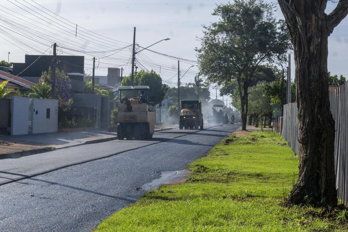 Previsto em contrato com valor de R$ 2.255.676,51, serviço executado pela Emdur teve início nesta semana e contemplará trechos de oito vias, um total de 27,2 mil m²
