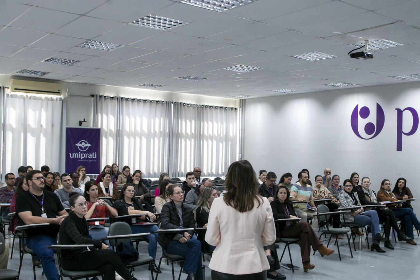 Em parceria com a PMPR, SMM tem ministrado palestras que visam ao fortalecimento da cultura do respeito na empresa; a mais recente ocorreu nesta segunda (15)
