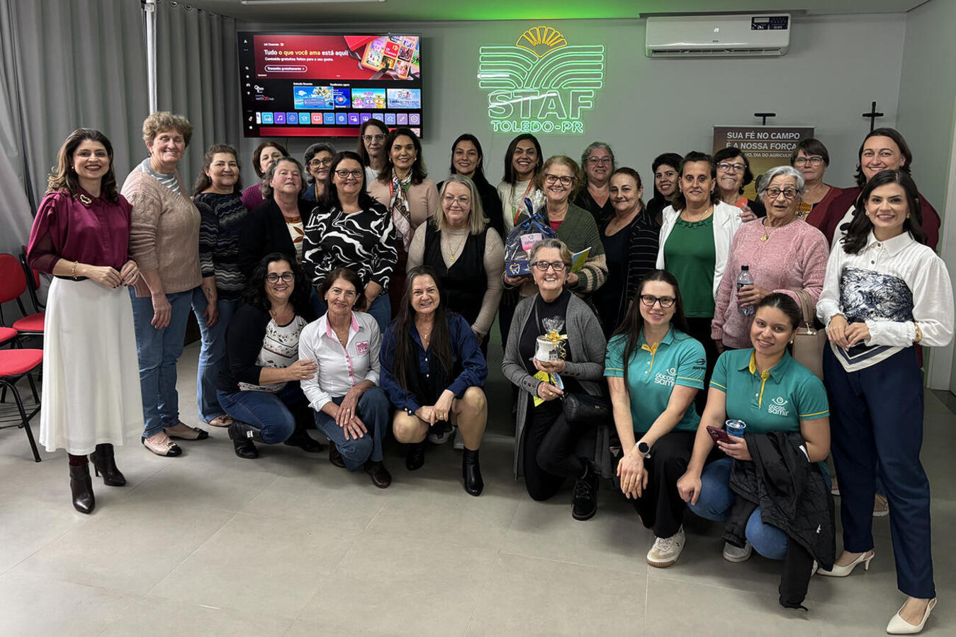 Evento da Secretaria Municipal da Mulher, nesta sexta (24), na sede do Staf, proporcionou tarde especial para o público feminino que reside no interior de Toledo