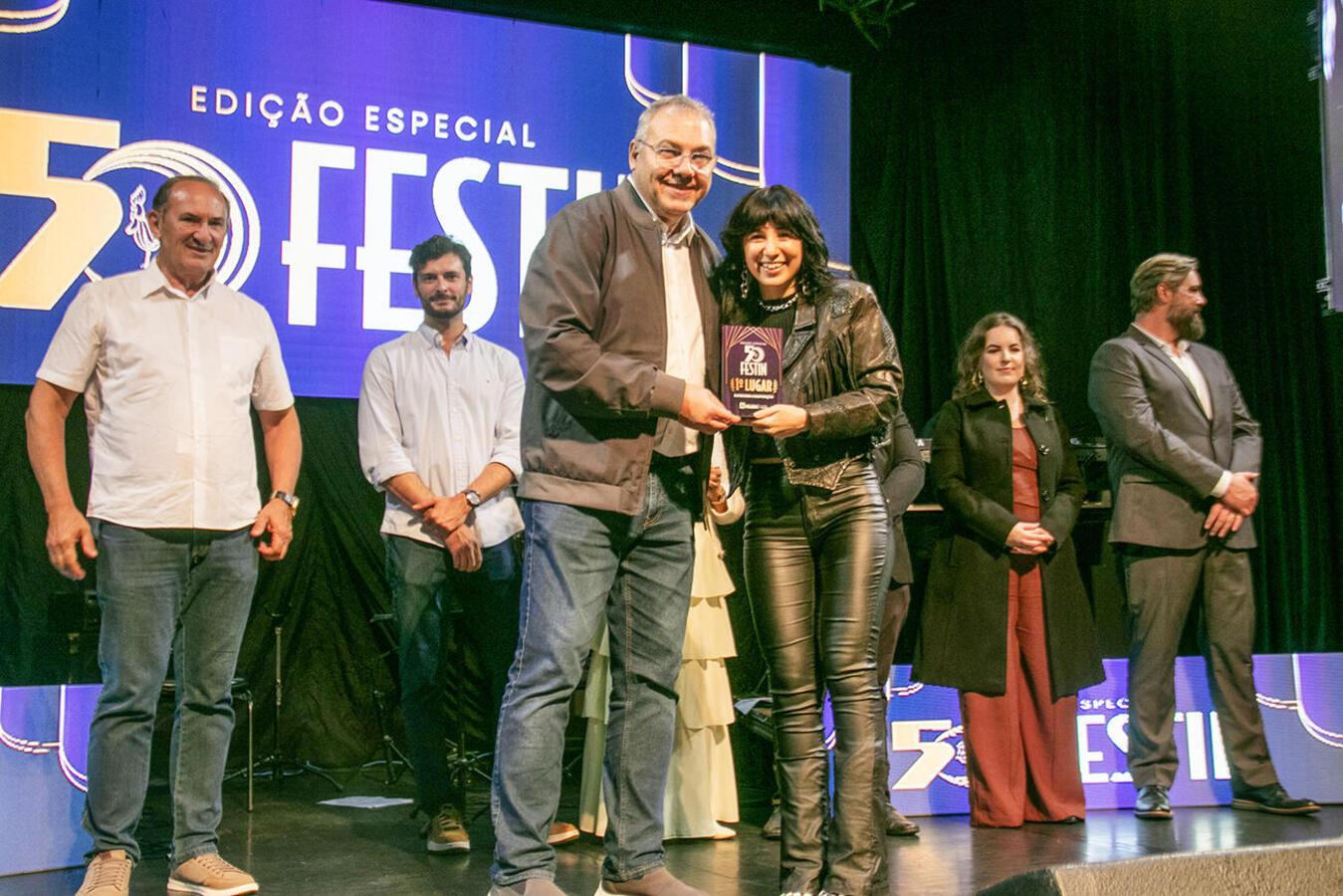 Ganhadores de troféus e prêmios em dinheiro foram conhecidos após grande final realizada no último sábado (25) no Teatro Municipal, que recebeu grande público