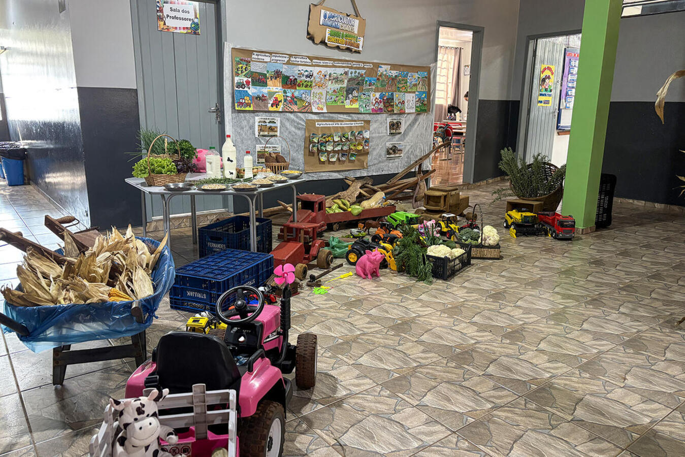No retorno do recesso, escola em Dois Irmãos realizou, nesta quarta-feira (29), uma gincana temática com brincadeiras que envolveram turmas do Infantil 4 ao 5º ano