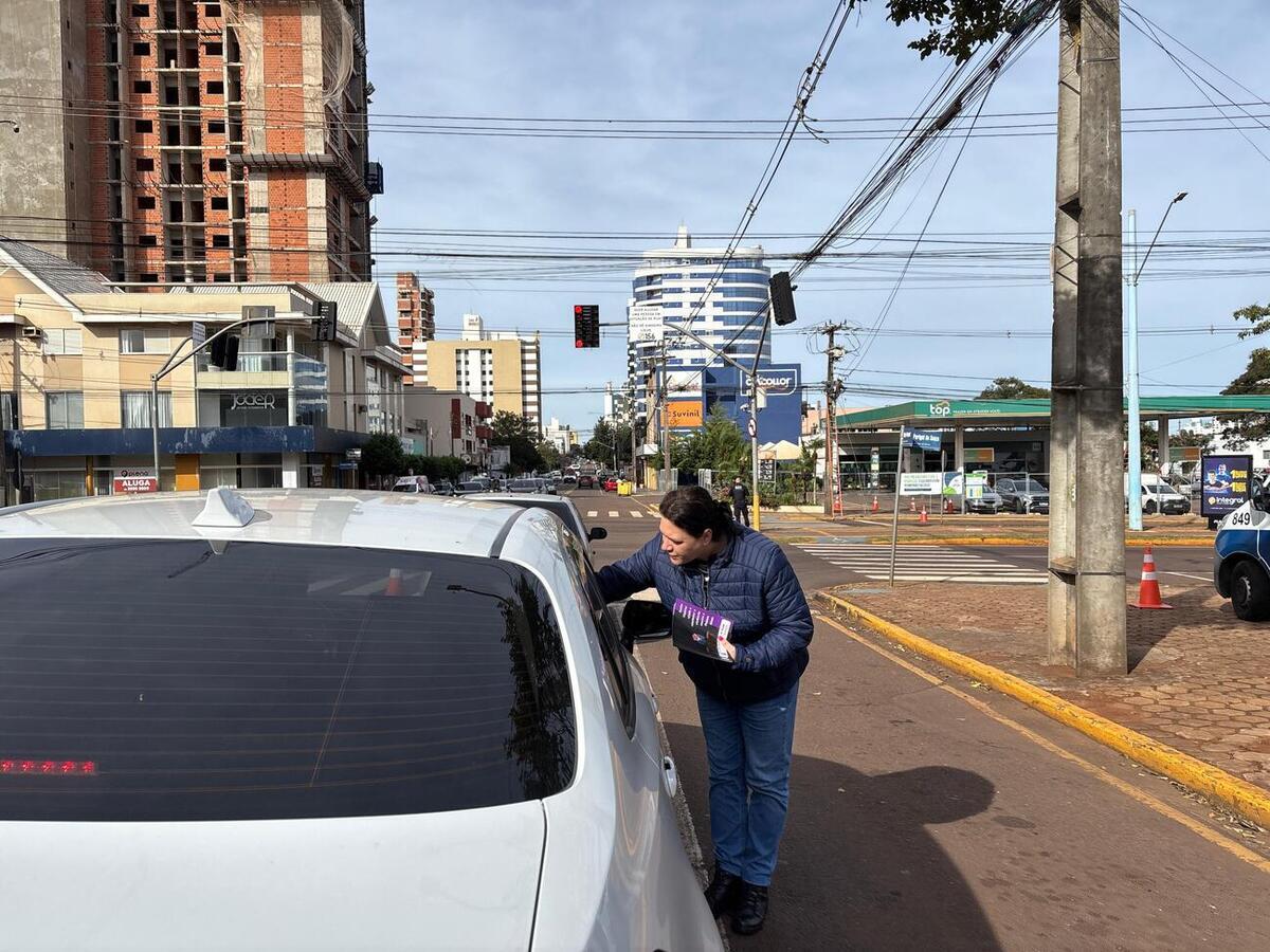 Atividade reuniu idosos para orientações sobre prevenção da violência e divulgou curso gratuito sobre uso de smartphones