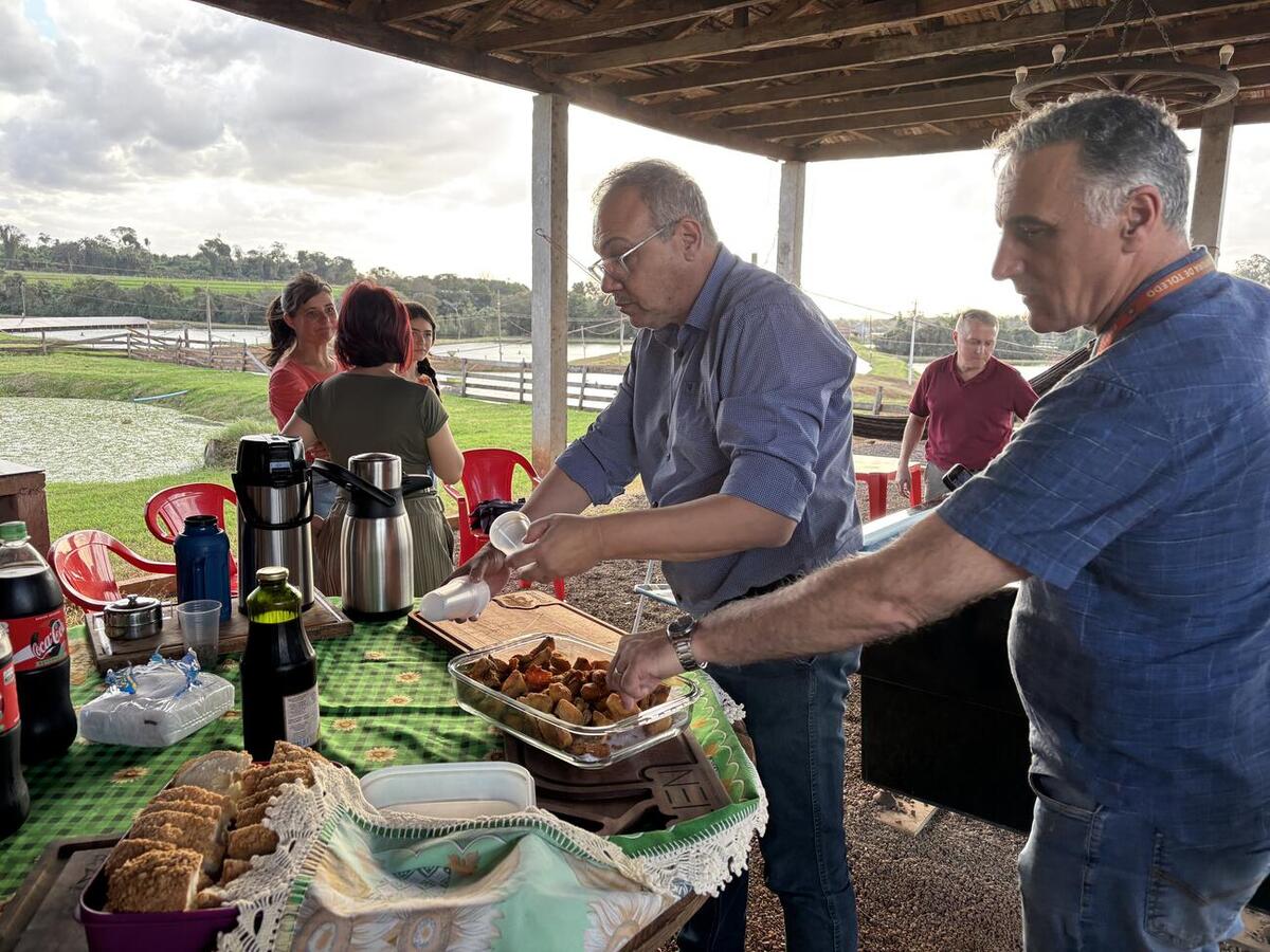 Café comemorativo marcou o início das atividades, que têm como destaque a 2ª Festa do Agricultor no próximo sábado (25)