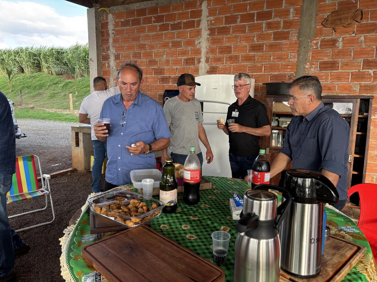 Café comemorativo marcou o início das atividades, que têm como destaque a 2ª Festa do Agricultor no próximo sábado (25)