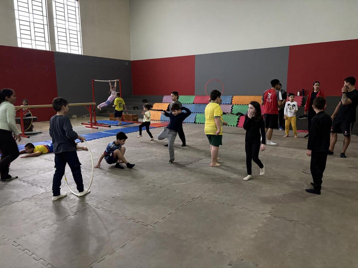 Atividades recreativas e esportivas foram realizadas durante quatro dias, com participação de acadêmicos de Educação Física da universidade