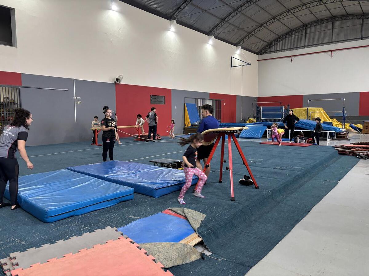Atividades recreativas e esportivas foram realizadas durante quatro dias, com participação de acadêmicos de Educação Física da universidade