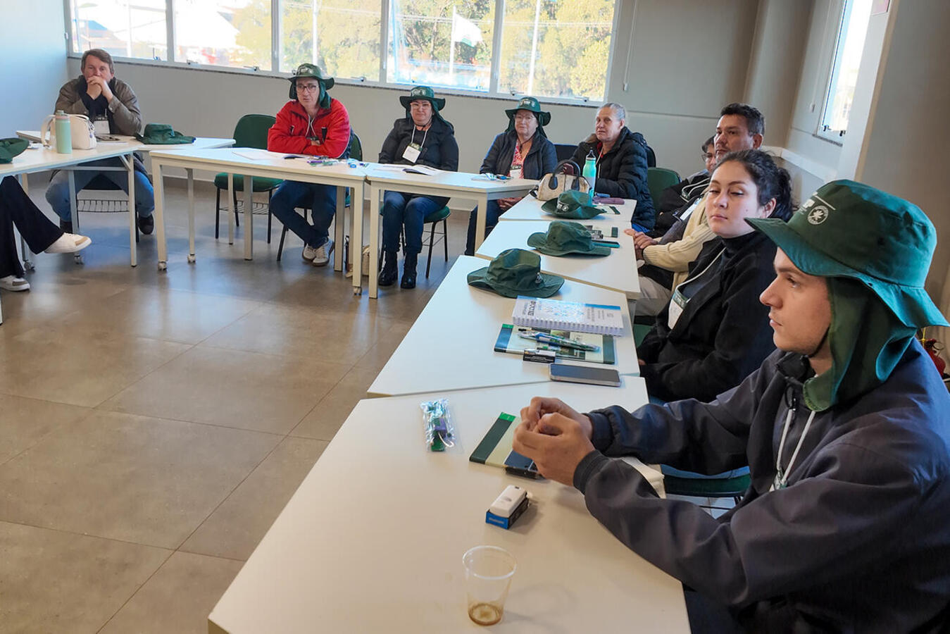 Capacitação “Olericultura: controle de doenças” começou nesta quarta (15) e expõe conteúdo importante a quem está conduzindo o projeto, em área no Santa Clara IV