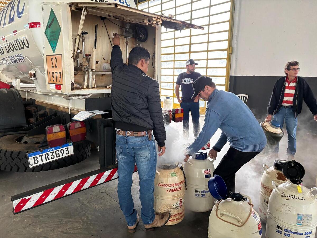Ação da Secretaria da Agricultura e Proteína Animal atendeu participantes do Programa de Condomínios Leiteiros e reforçou mudanças na Lei Municipal 3.048/2025
