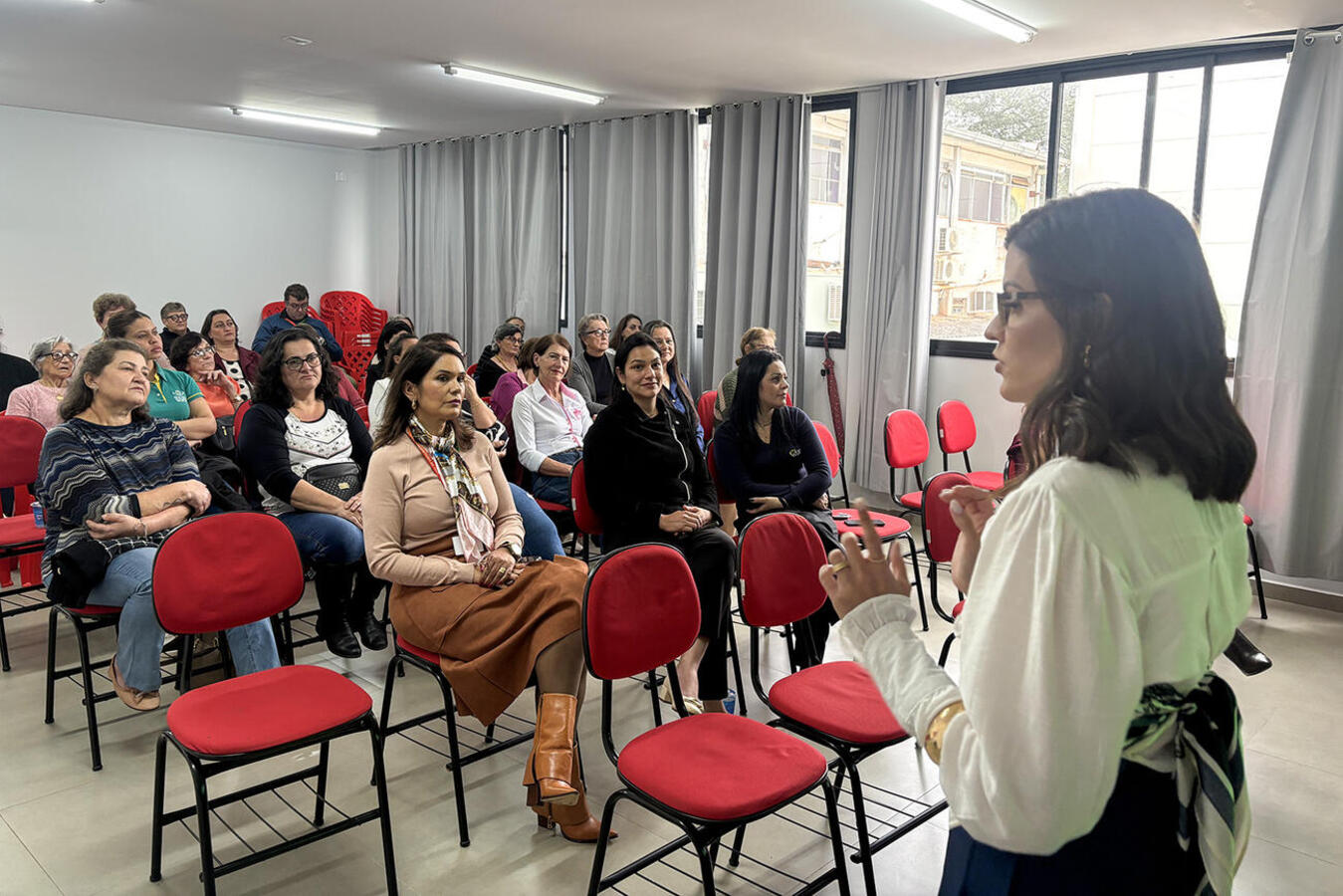 Evento da Secretaria Municipal da Mulher, nesta sexta (24), na sede do Staf, proporcionou tarde especial para o público feminino que reside no interior de Toledo