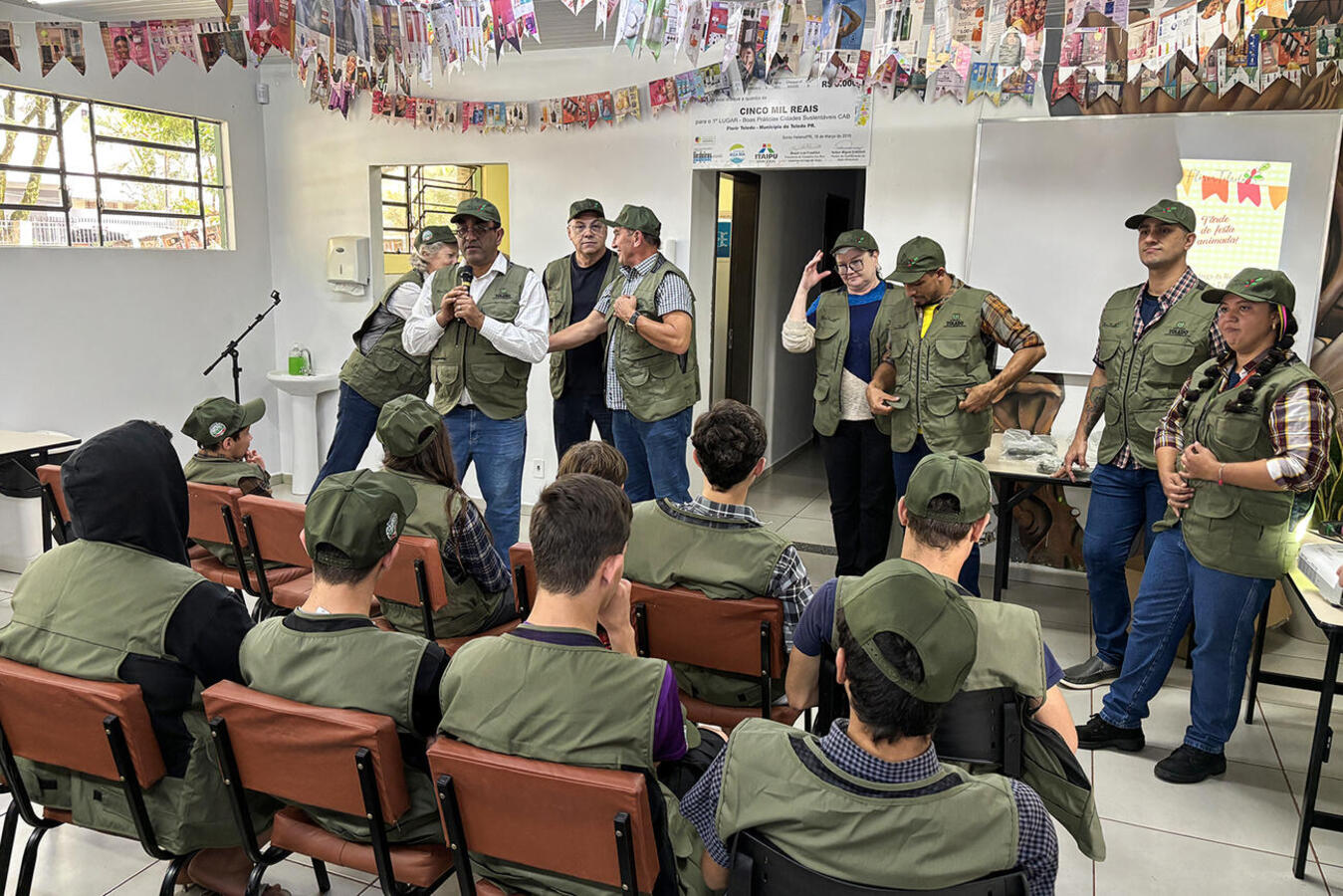 Com a presença de familiares dos adolescentes atendidos pelo projeto, evento realizado no último sábado (11) também foi prestigiado por autoridades municipais