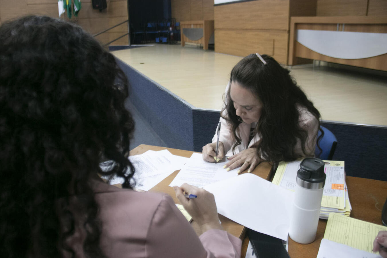 Nove profissionais passam a integrar o quadro funcional do município nas áreas de assistência social e educação