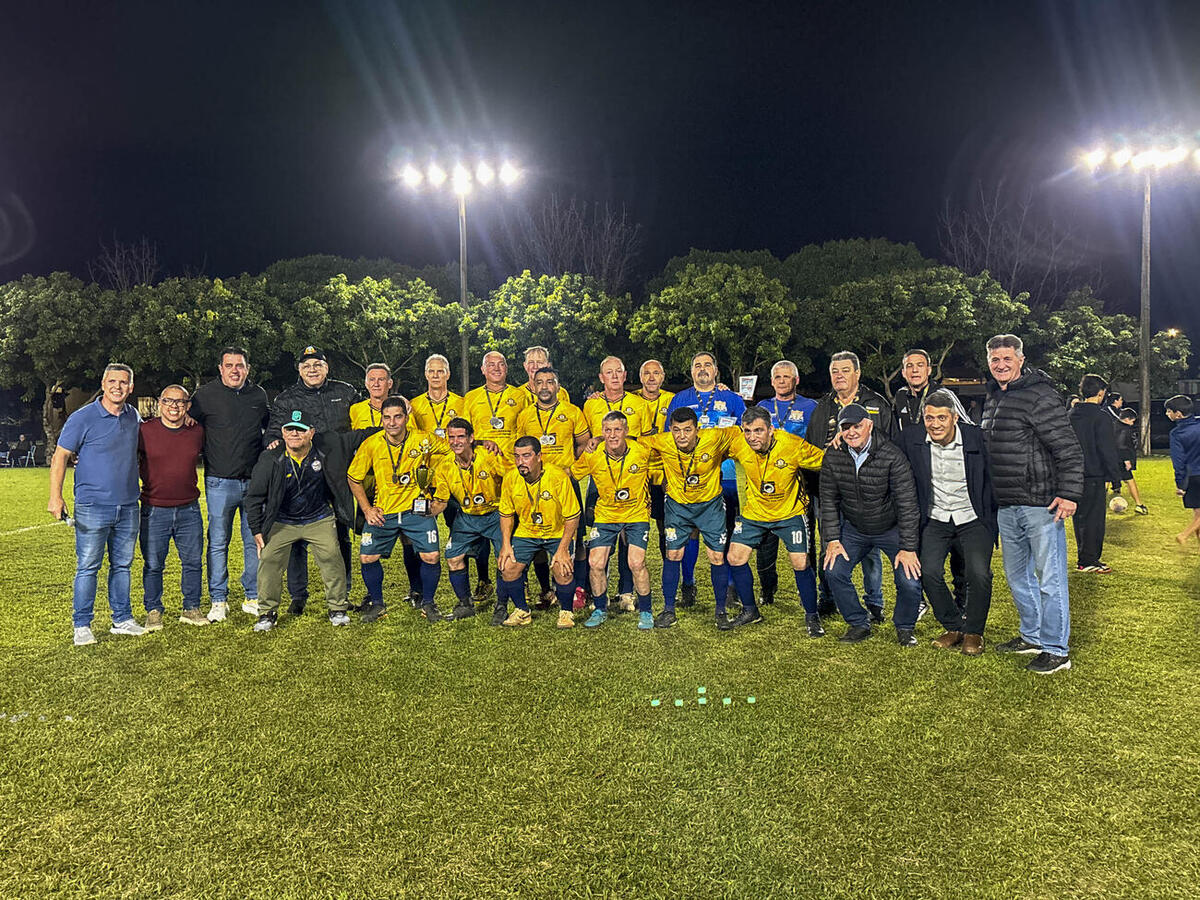Título veio na noite desta quinta-feira (9), após vitória por 2 a 0 sobre a Associação Atlética Cinco Estrelas-AACE/Dona Sol; Móveis Limberger ficaram com o 3º lugar