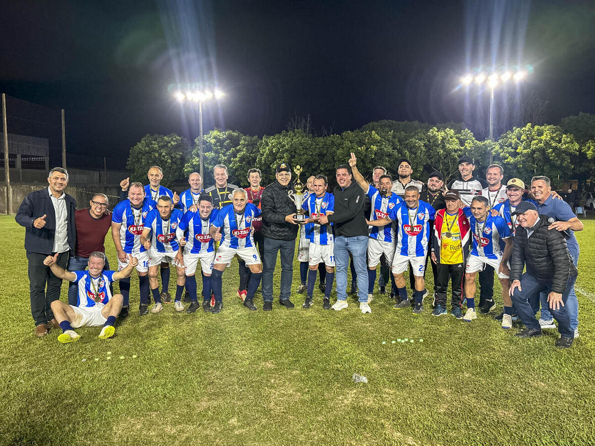Título veio na noite desta quinta-feira (9), após vitória por 2 a 0 sobre a Associação Atlética Cinco Estrelas-AACE/Dona Sol; Móveis Limberger ficaram com o 3º lugar