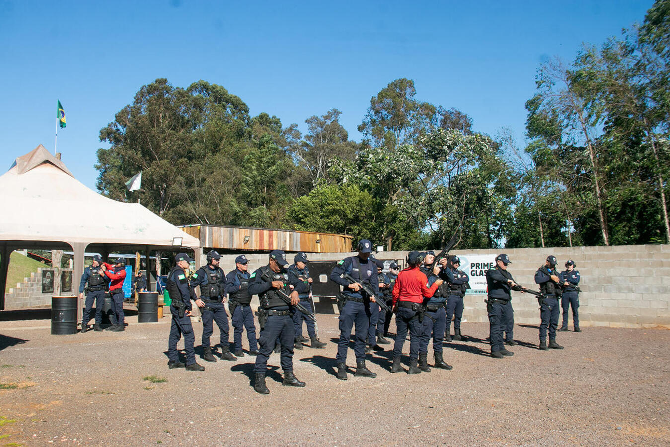 Efetivo da Guarda Municipal já habilitado ao uso de armas de fogo tem realizado estágio de 12 horas no Velho Texas; 1ª turma concluiu etapa na última quinta (9)