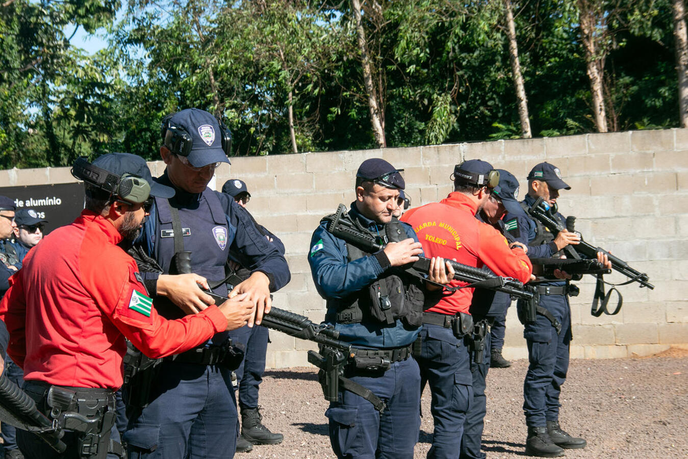 Efetivo da Guarda Municipal já habilitado ao uso de armas de fogo tem realizado estágio de 12 horas no Velho Texas; 1ª turma concluiu etapa na última quinta (9)