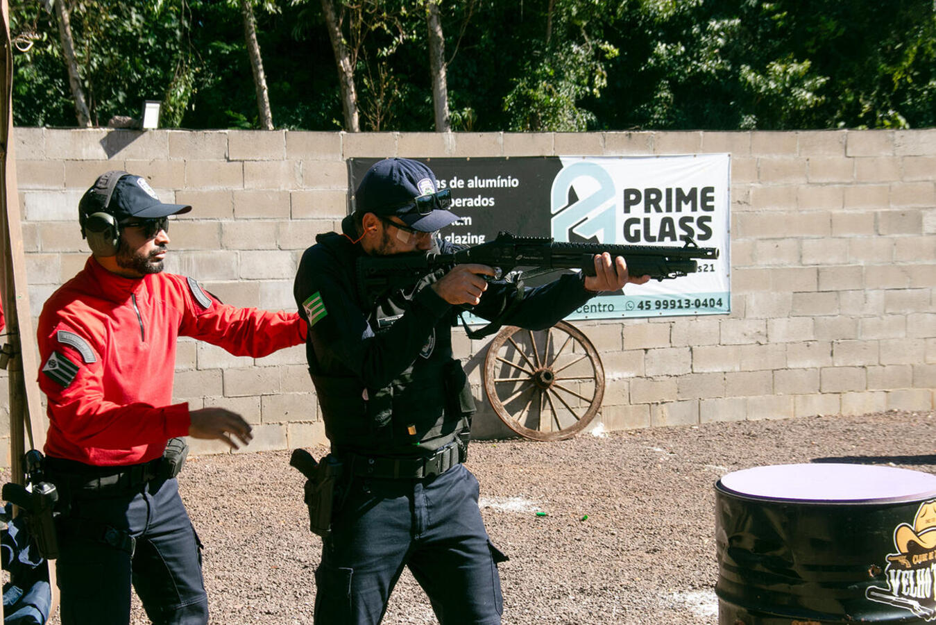 Efetivo da Guarda Municipal já habilitado ao uso de armas de fogo tem realizado estágio de 12 horas no Velho Texas; 1ª turma concluiu etapa na última quinta (9)
