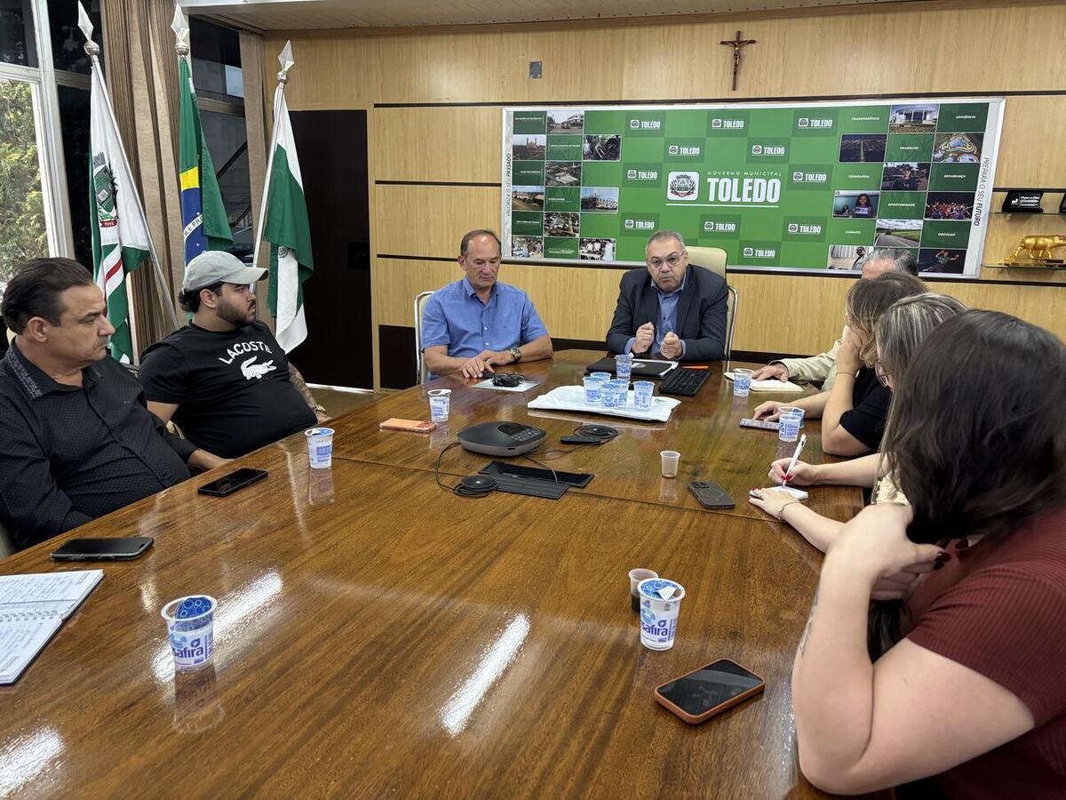 Reunião entre administração municipal e grupo de empresários abordou, nesta terça-feira (21), demandas da região e reforçou o diálogo entre as instituições