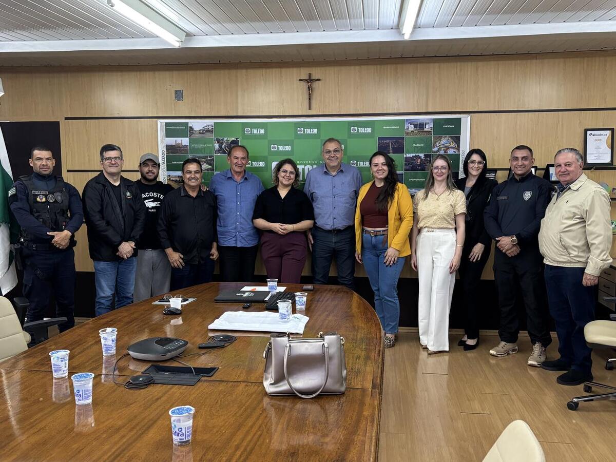 Reunião entre administração municipal e grupo de empresários abordou, nesta terça-feira (21), demandas da região e reforçou o diálogo entre as instituições