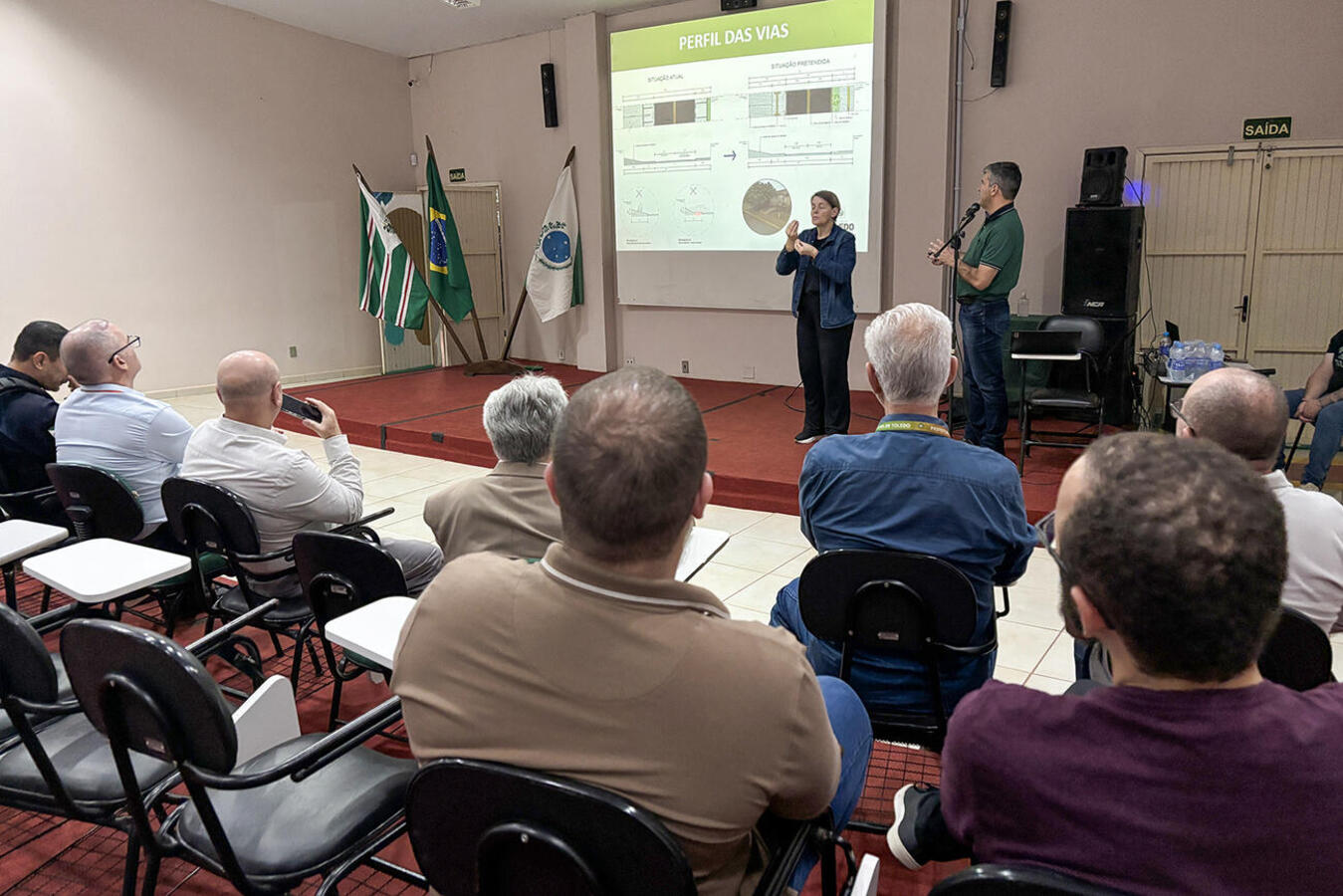 Moradores presentes a encontros realizados na noite desta quinta-feira (27) no CJU do Jardim Europa conheceram detalhes e puderam tirar dúvidas a respeito dos projetos