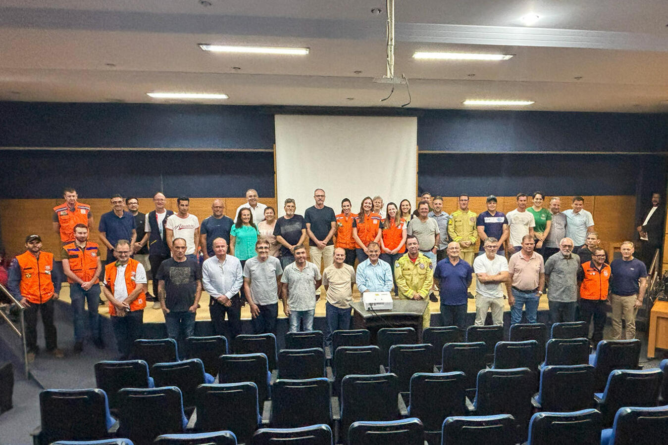 Ato realizado na noite desta quarta (19) no Auditório Acary Oliveira foi prestigiado por autoridades e contou com a presença de lideranças comunitárias da cidade e do interior