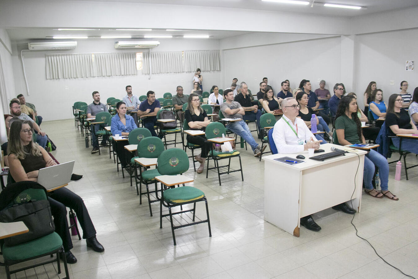 Capacitação envolve 83 servidores de diversos setores da administração municipal; aula inaugural foi ministrada na manhã desta terça-feira (18) na Escola de Governo 