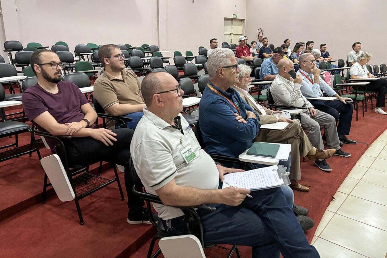 Moradores presentes a encontros realizados na noite desta quinta-feira (27) no CJU do Jardim Europa conheceram detalhes e puderam tirar dúvidas a respeito dos projetos