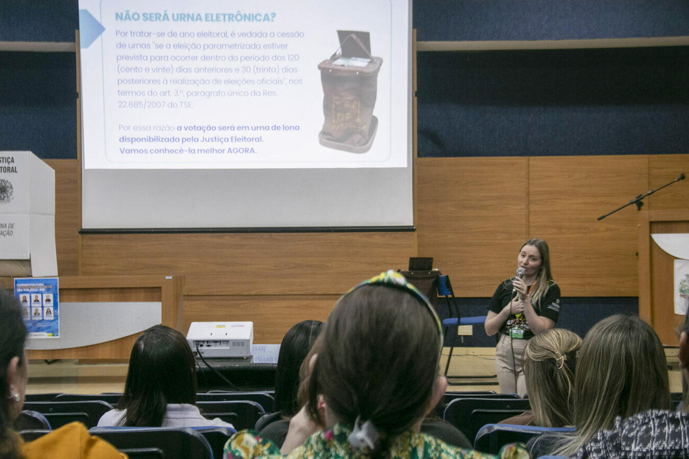 Servidores que trabalharão no pleito, marcado para o próximo dia 30, participaram de encontro realizado na tarde desta segunda-feira (24) no Auditório Acary OIiveira 