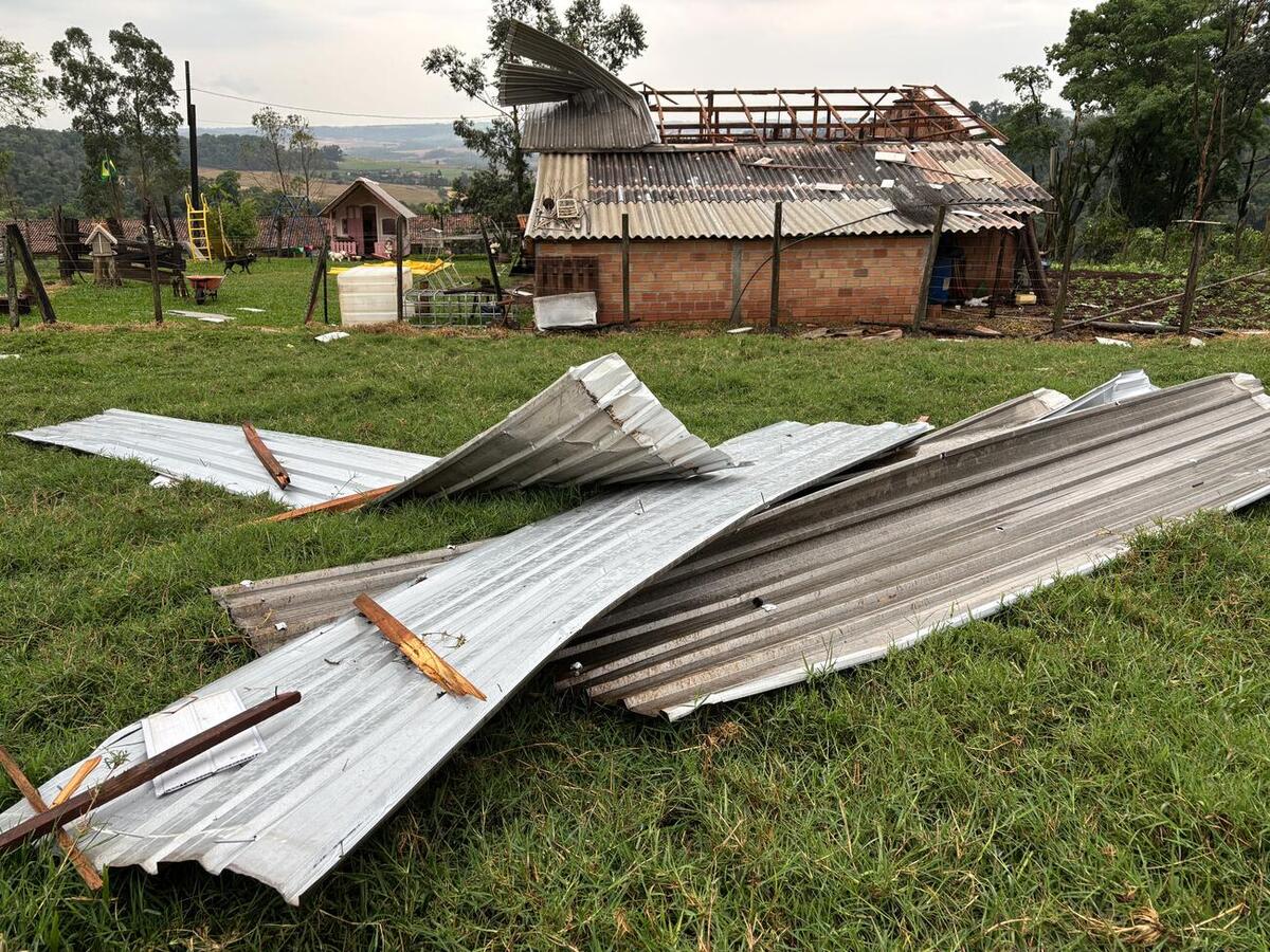 Ocorrências foram registradas na manhã de domingo (30), com maior dano em uma propriedade entre a Linha São Salvador e Cerro da Lola