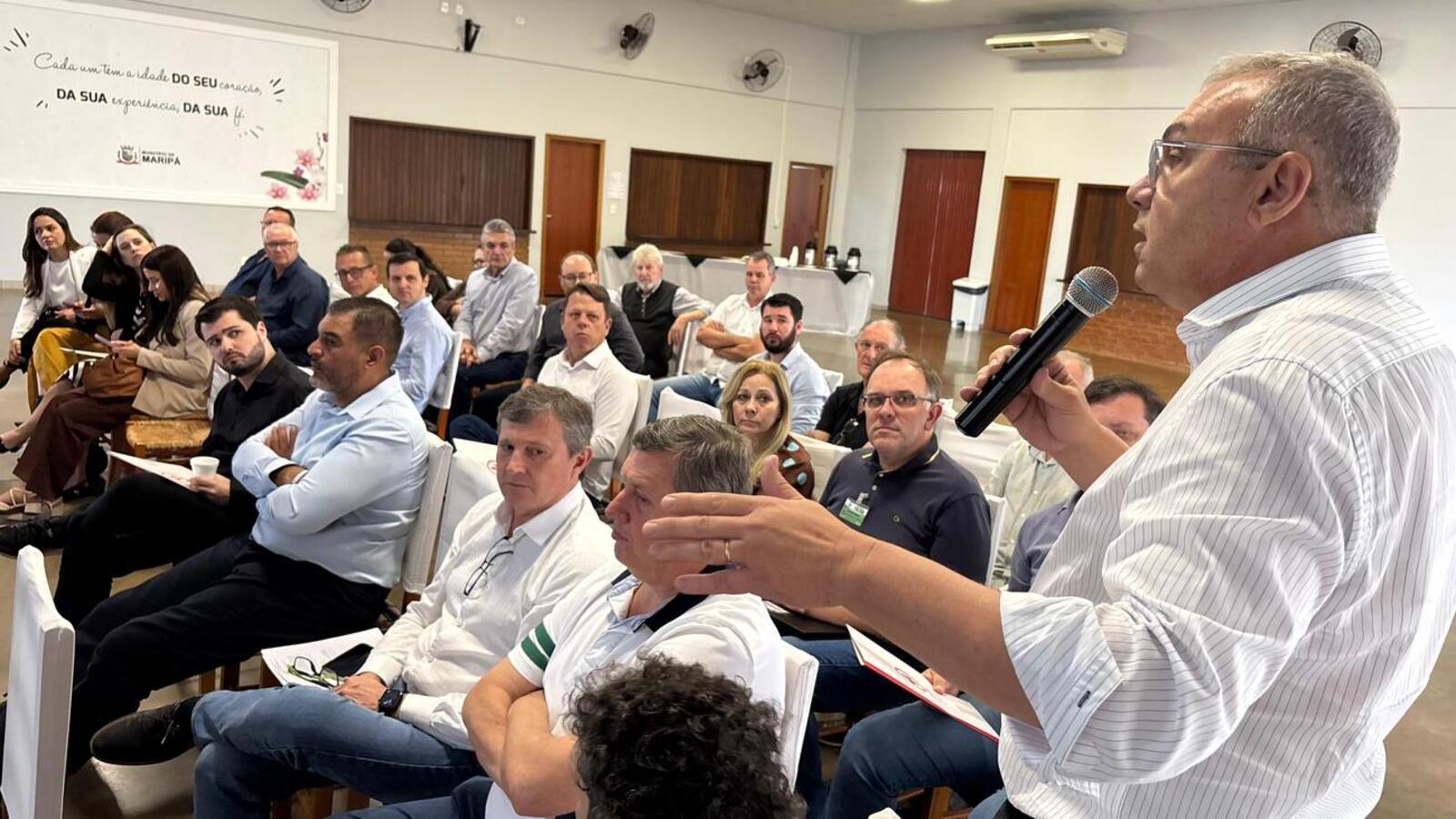 Mario Costenaro questiona participação da União e do Estado no custeio dos serviços e alerta para transferência crescente de responsabilidades aos municípios
