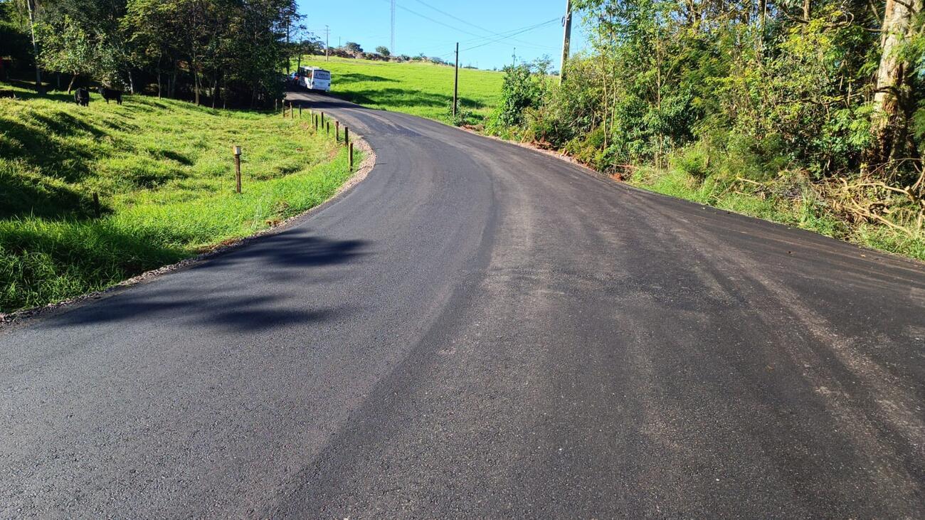 Pavimentação em estrada rural