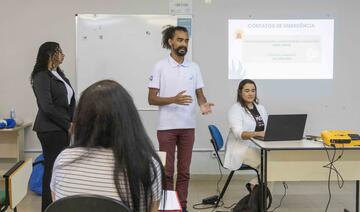 Durante o curso foram ensinados procedimentos de primeiros socorros em situações de engasgos, parada cardiorrespiratória e possíveis viroses